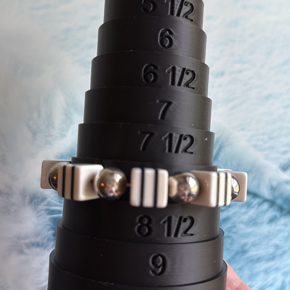Vintage square acrylic black & white stripe beads round silver bead bracelet EUC